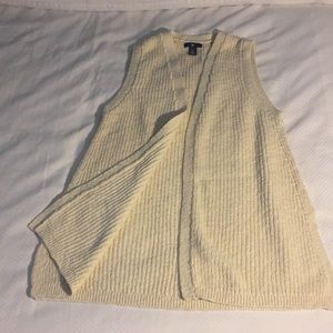 Gap open sweater vest in cream